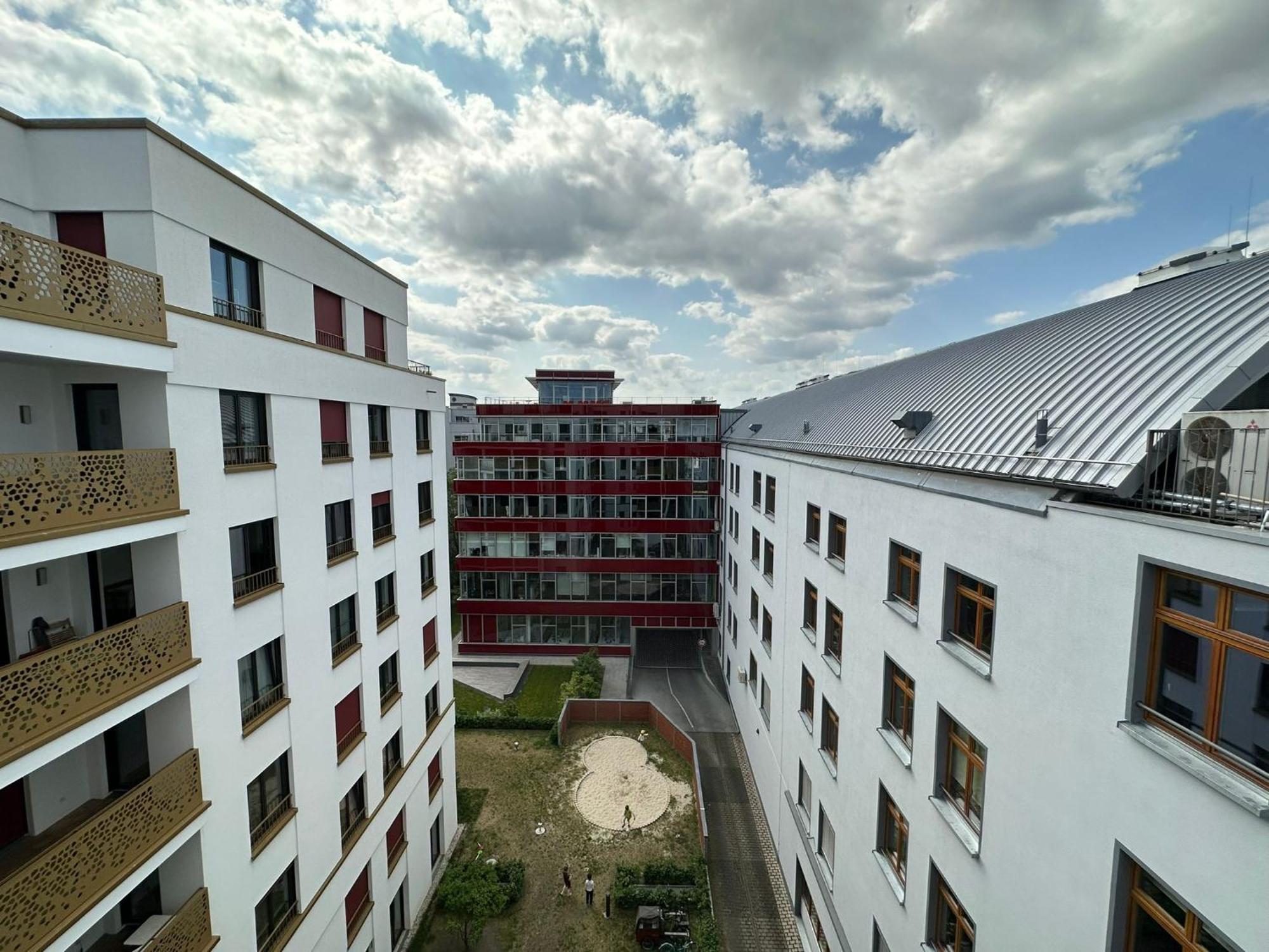 Either Private 2B2B Or Shared 1B1B, Luxury, Bright, Spacious Berlin Exterior photo